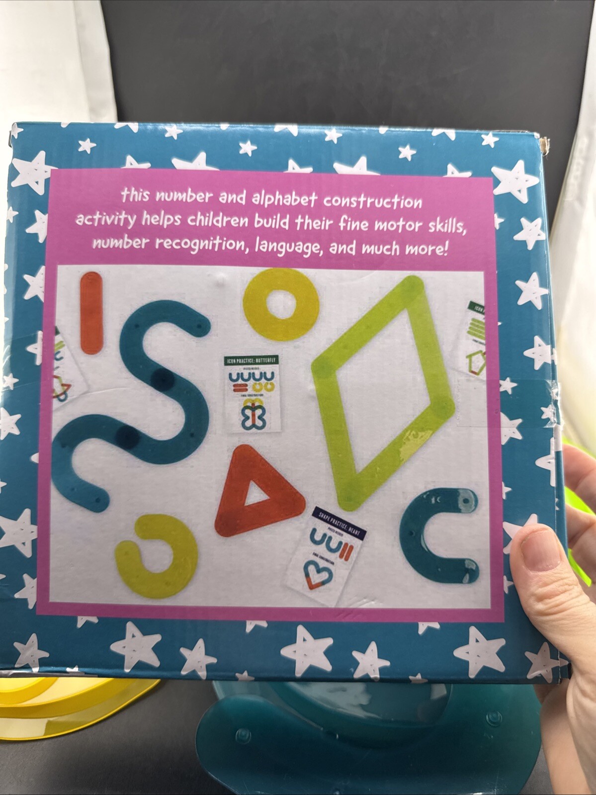 Shapes Construction Activity Set 3+ 27 Pieces 26 Cards