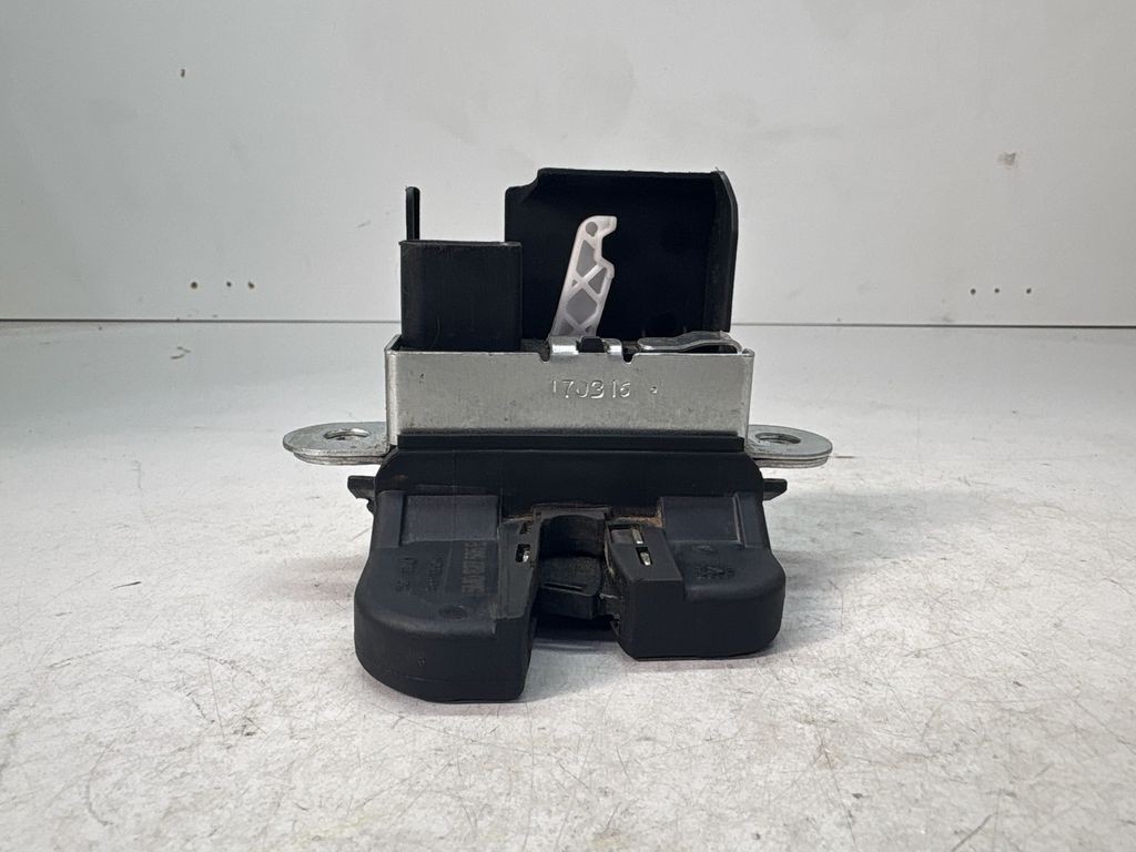 Volkswagen Golf VI 2010 Trunk Latch Lock 5M0827505E kW GENUINE UOA2979