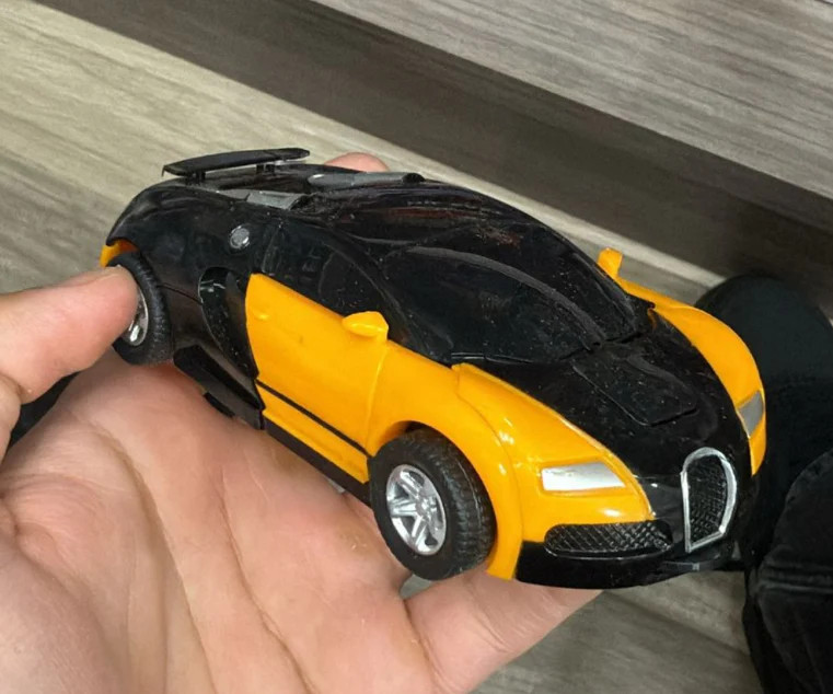 Kid’s Robot Bugatti Veyron Car Toy – 2-in-1 Transforming Robot Race Car