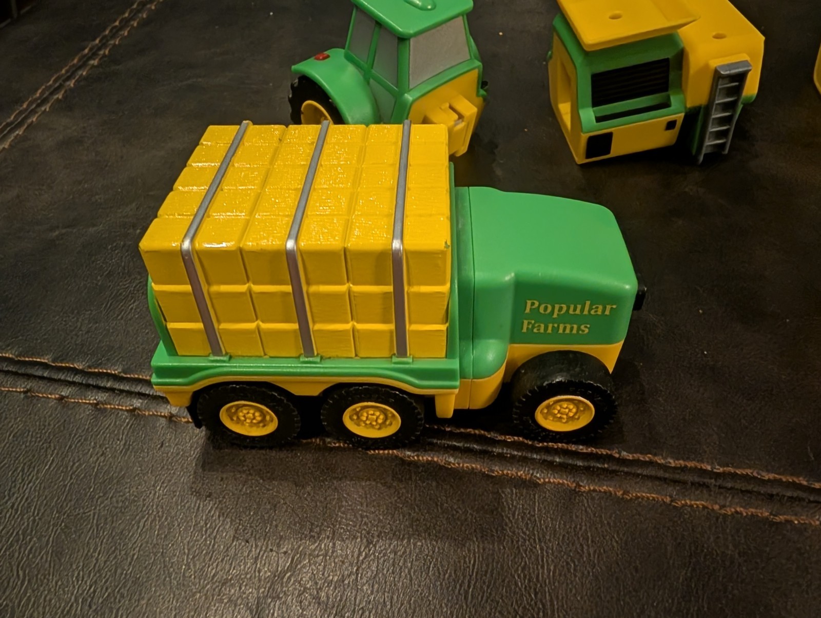 Popular Playthings Magnetic Mix or Match Farm Vehicles – Popular Farms