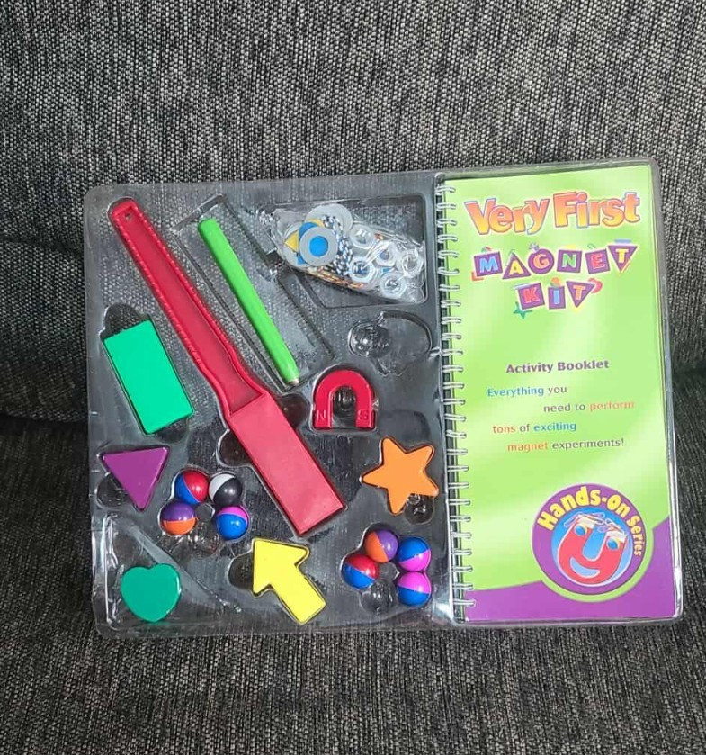 ABDL -Vintage Dowling Magnets Very First Magnet Kit Great For Homeschool Science