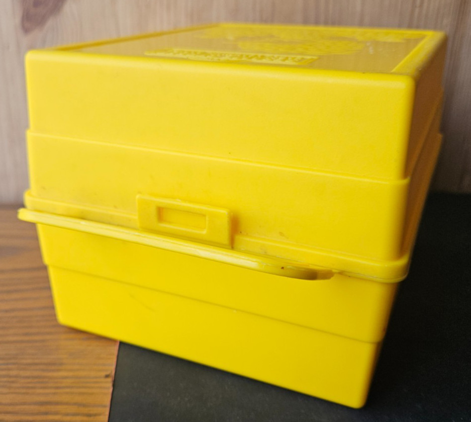 SESAME STREET EARLY LEARNING GAMES. VINTAGE YELLOW CARRY CASE. BIG BIRD IMAGE