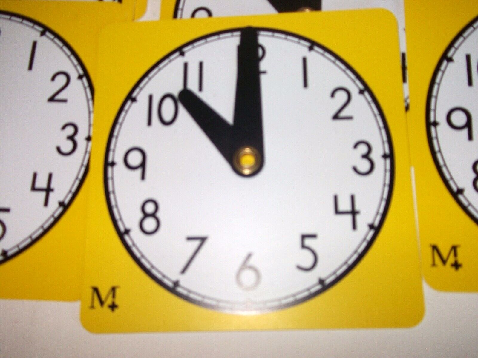 Telling Time Manipulatives 19 Mini Clocks & Box of Pocket Flash Cards