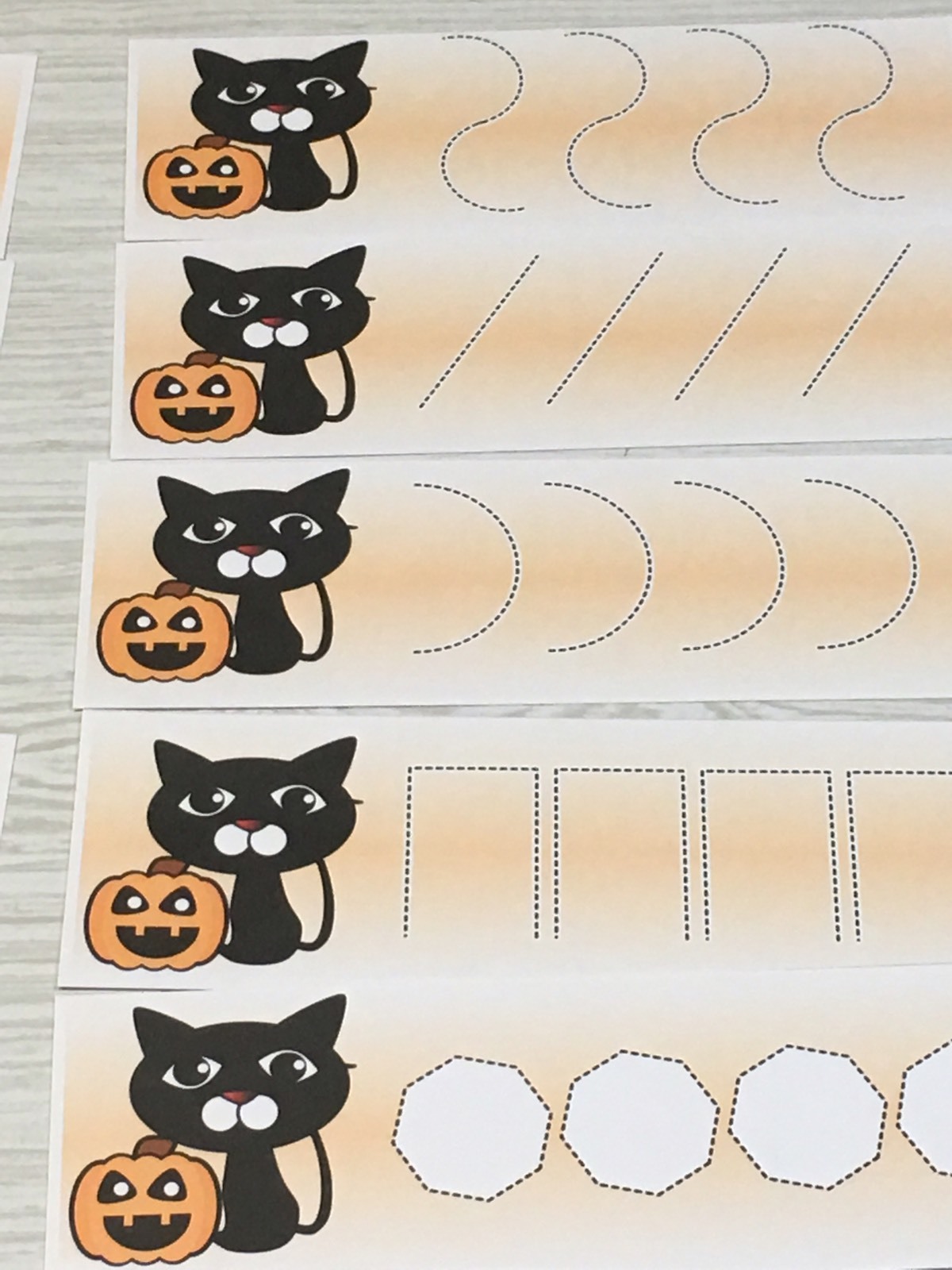 Black Cat – Shapes Tracing – Laminated Activity Set – Teaching Supplies