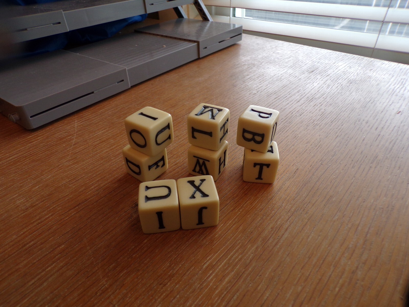 Lot of 8 Vintage Plastic 1″ Square Alphabet Dice