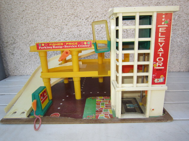 Fisher Price Garage Ref 930 Year 1970 17 Vehicles With Characters + 1 Minibus