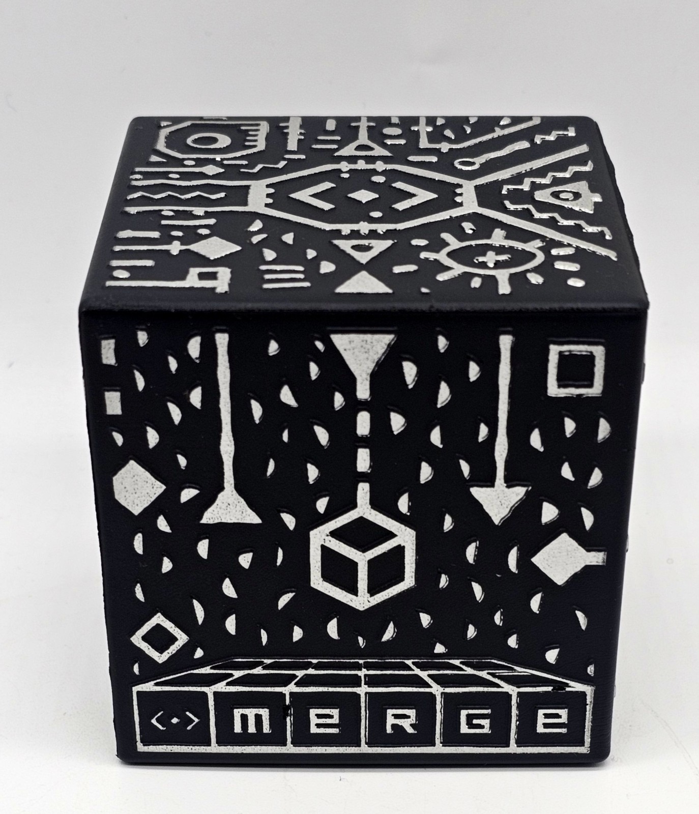 Merge Cube AR/VR Hold Anything Hologram Science STEM Children Christmas Gift Toy