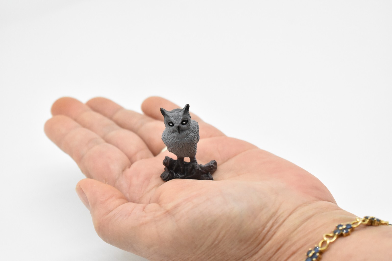 Gray Owl, Toy Model Plastic Statue Figure Bird 1 1/2″ F610 B131