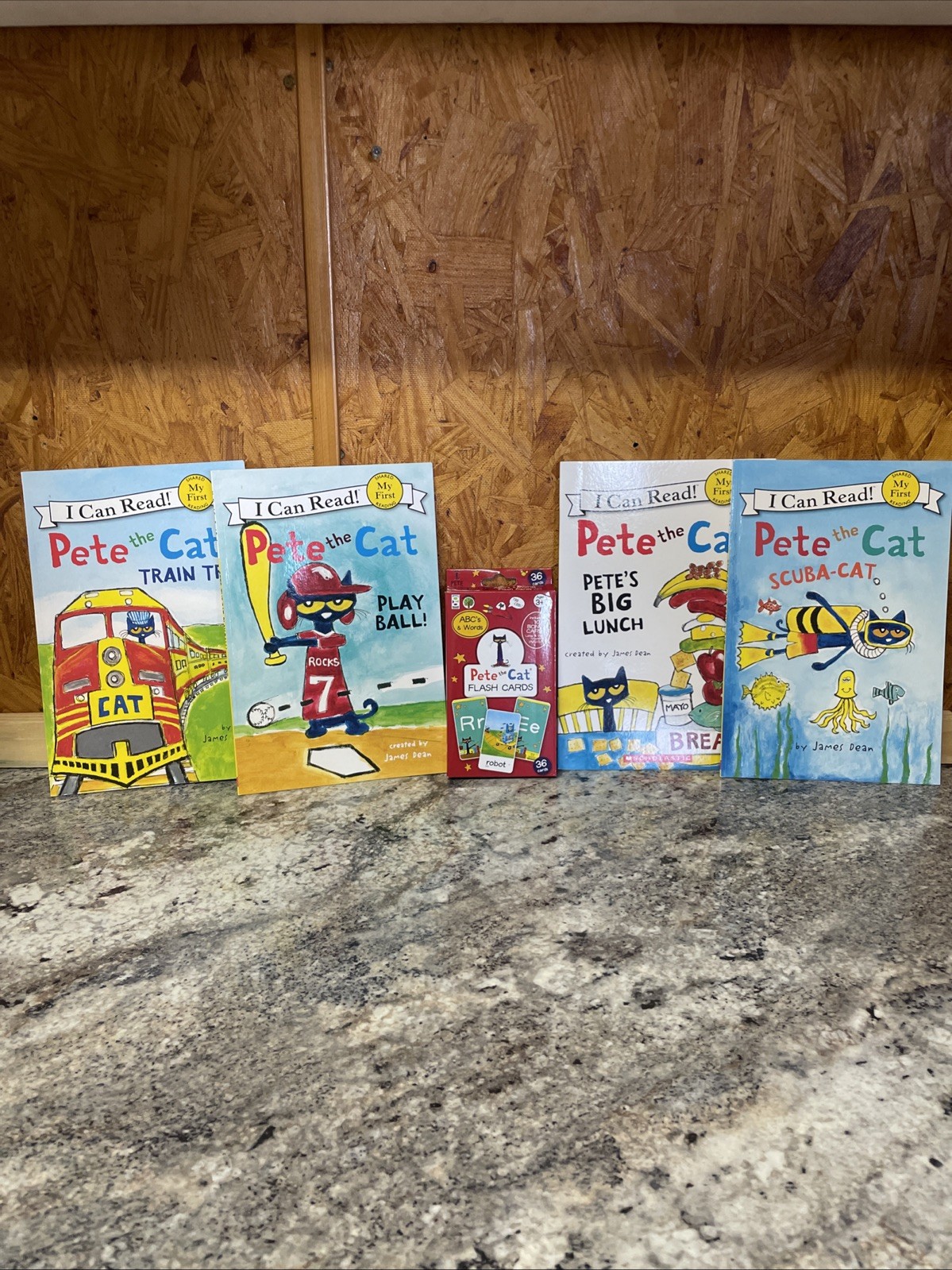Pete the Cat Flash Cards & Set of 4 Books
