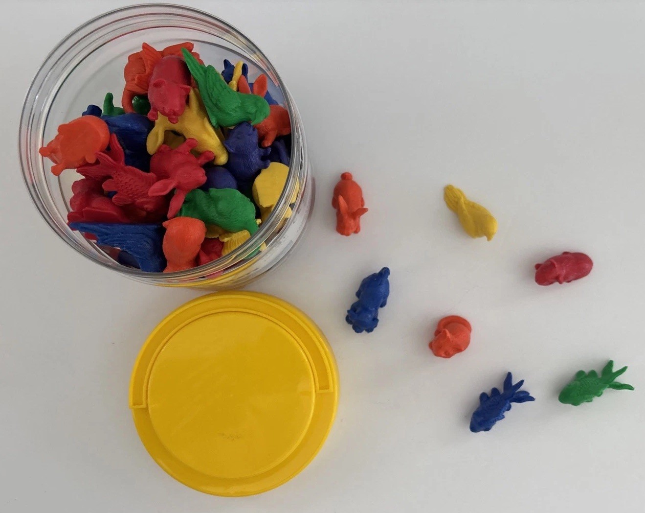 Learning Resources Pet Figure Counters – 6 Shapes, 6 Colors – 72 Pieces