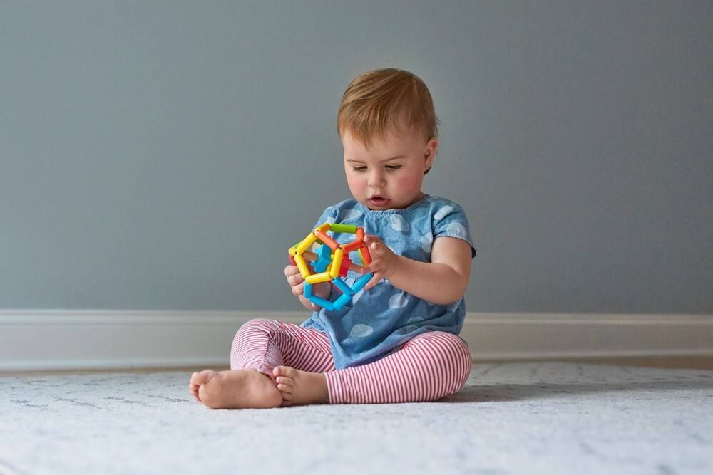 The Original Toy Company Baby What’zit Wooden Sensory Fidgit – 425543