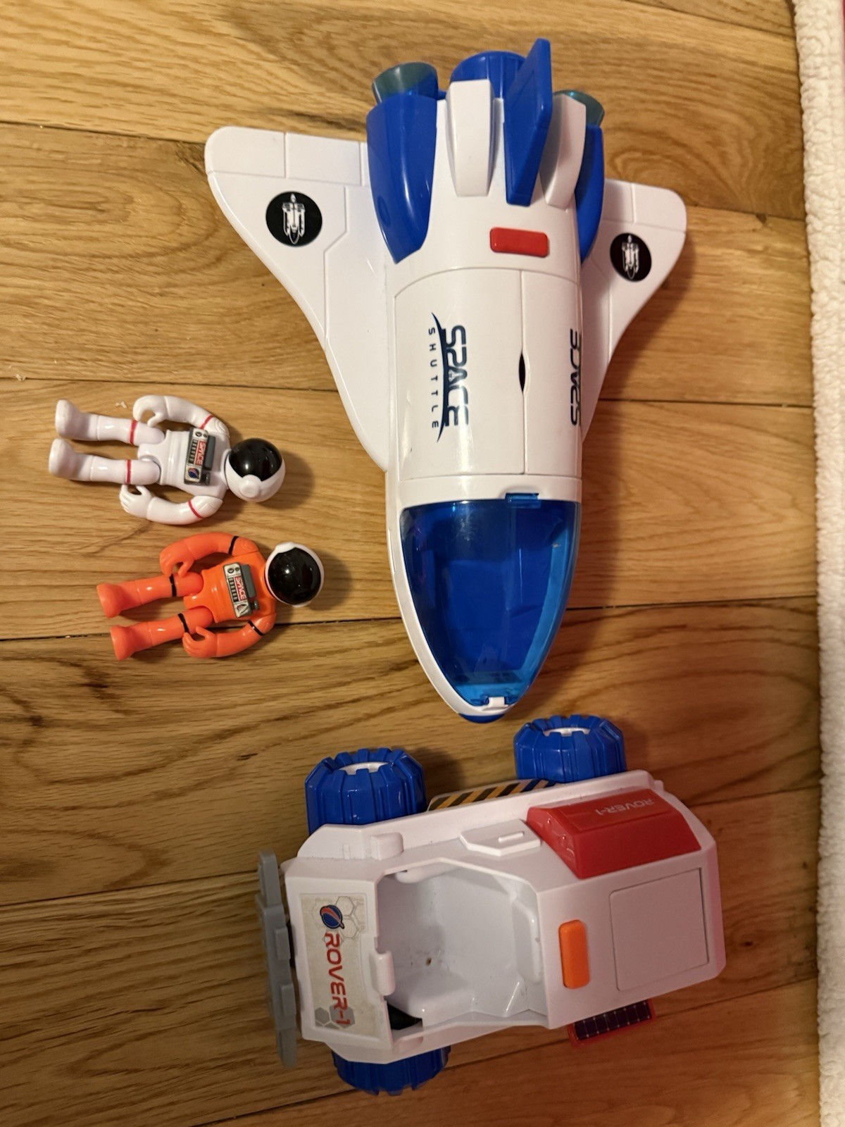 Little Boys Space Play Set, Space Ship With 2 Astronauts And A Rover Used