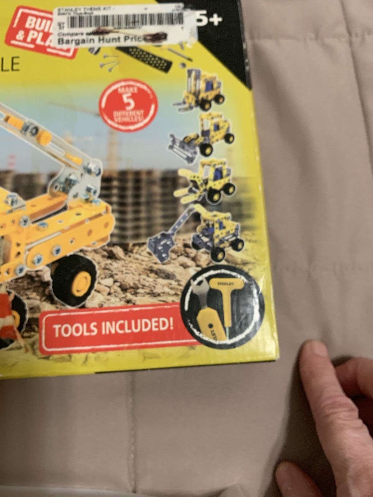 Hot Wheels 2013 Yellow Rumble Road Loose Diecast Semi Truck Cab. B1