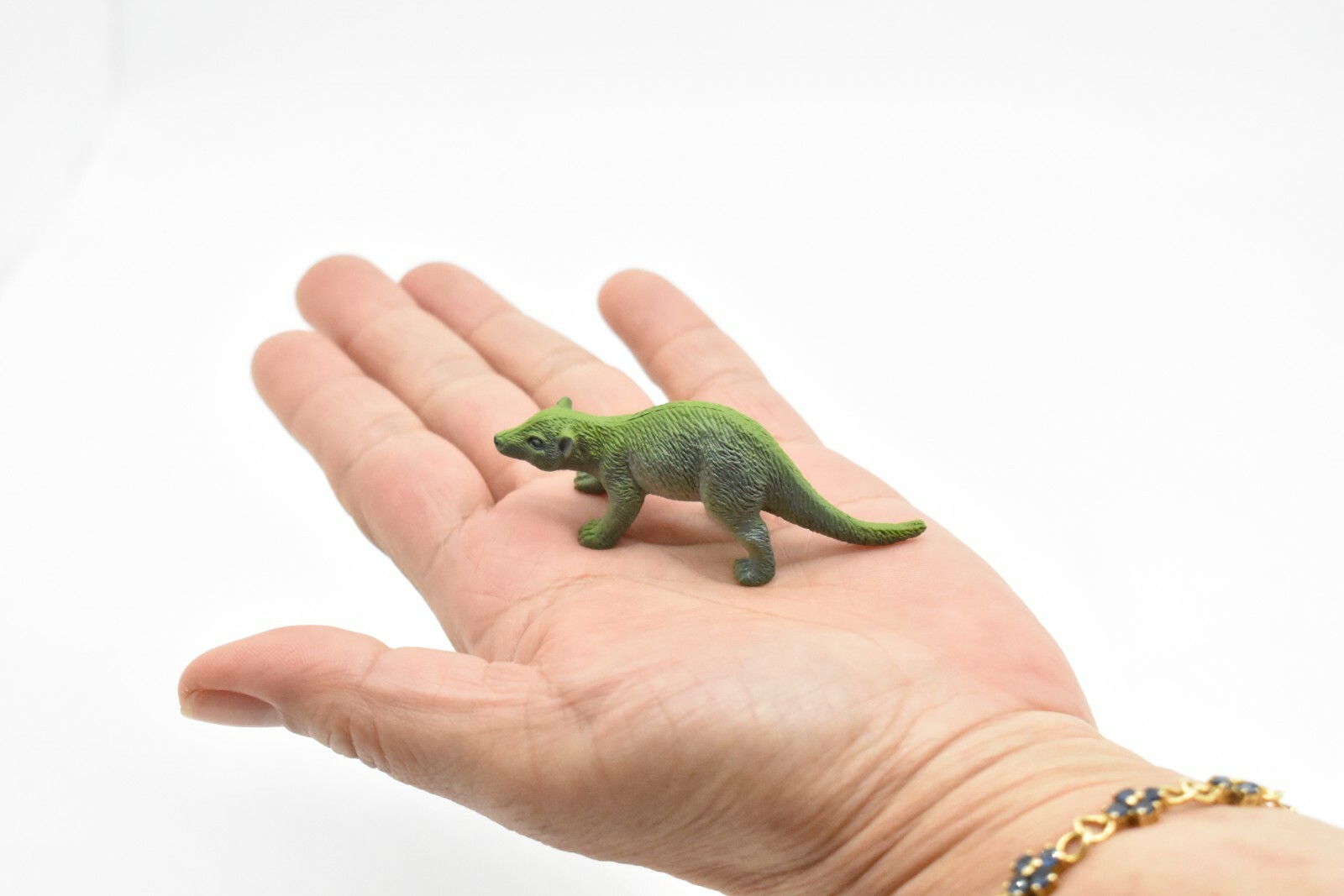 Weasel Toy, Very Nice Plastic Animal, 2 1/2 ” CWG123 B238
