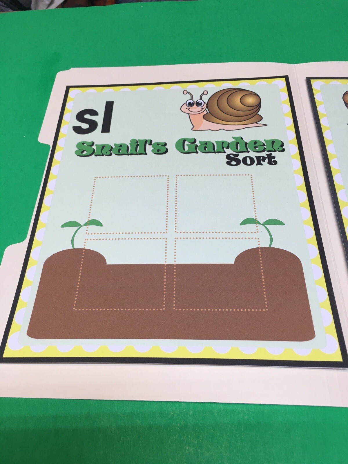 Snail’s Garden Sort – Phonics Sn / Sl – DIY File Folder game – Printed / Uncut