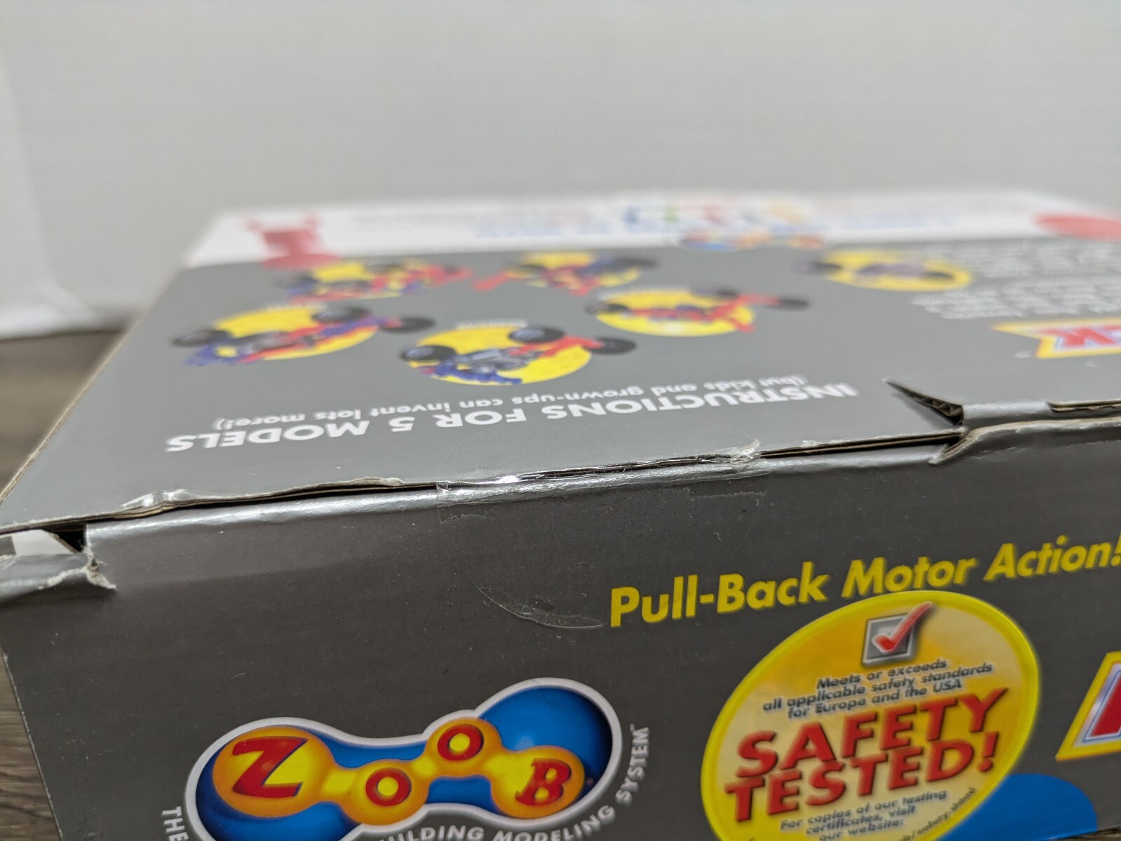 ZOOB MOBILE Fastback Racecar 20 Pieces Pull Back Motor Infinitoy 2011 – NEW