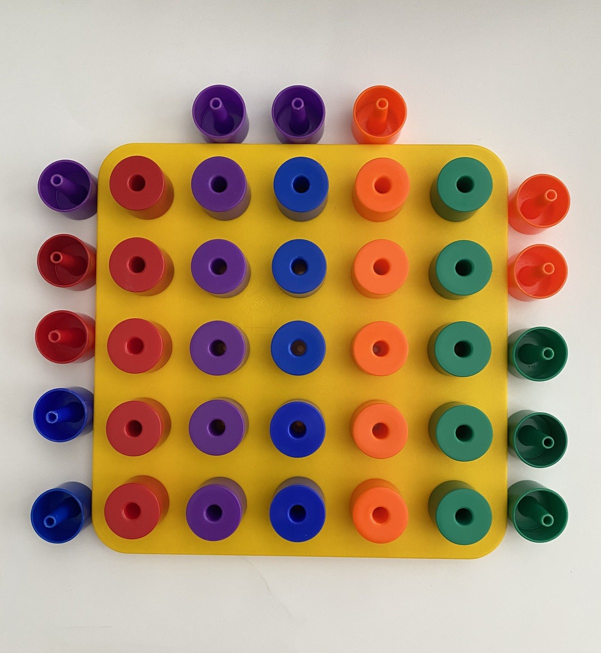 VTG 1980’s Discovery Toys Giant Pegboard Includes Extra Pegs AGES 18 MONS+ *READ