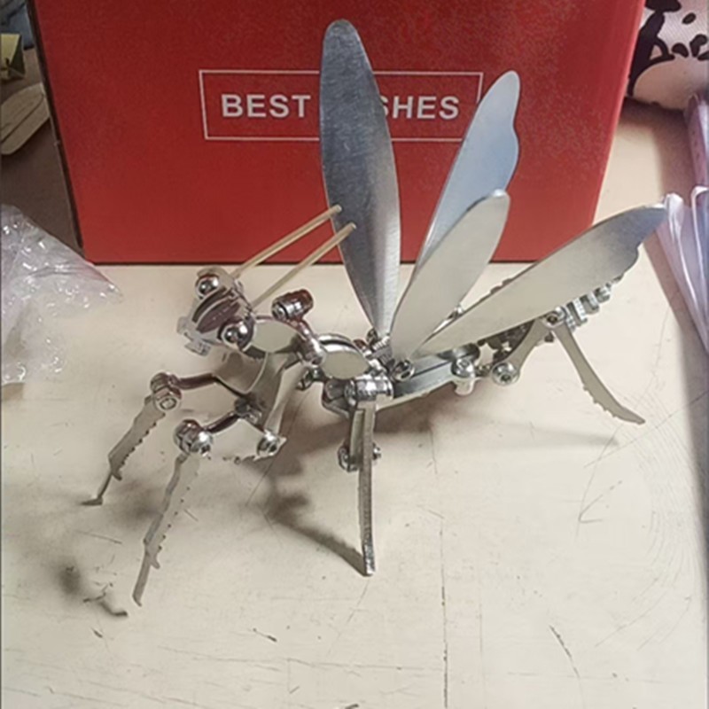 Mantis model screw puzzle 3D model stainless steel assembled finished toy