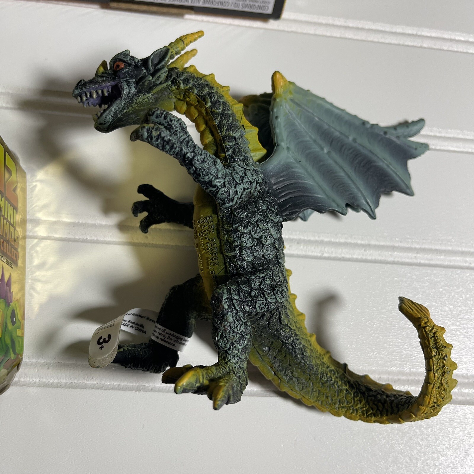 New Bundle of 4 Treasure X Dino Gold Dino Hunters, Jurassic W Quilmesaurus, Drag