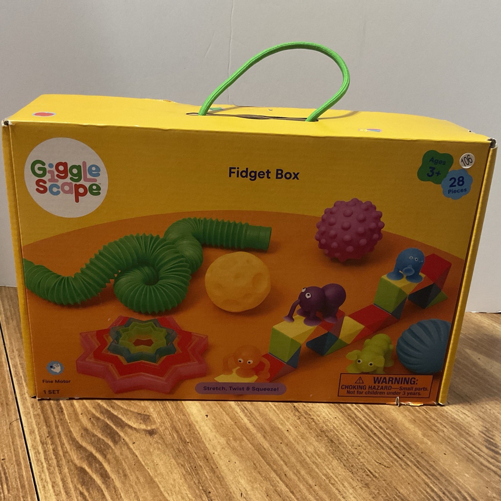 GIGGLE SCAPE FIDGET BOX STRETCH , TWIST , SQUEEZE 28 PIECES 3+