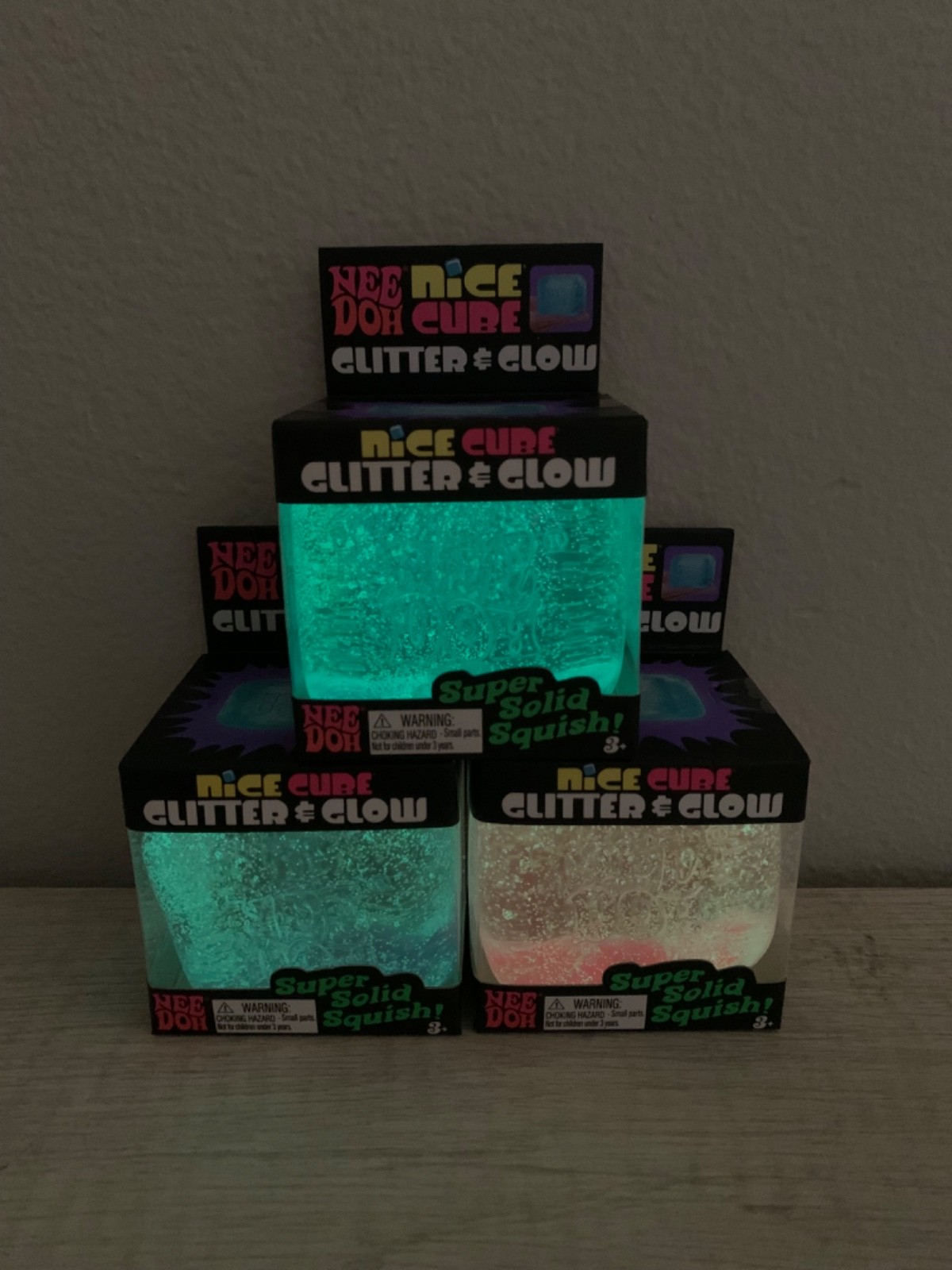 NeeDoh Glitter and glow nice cube