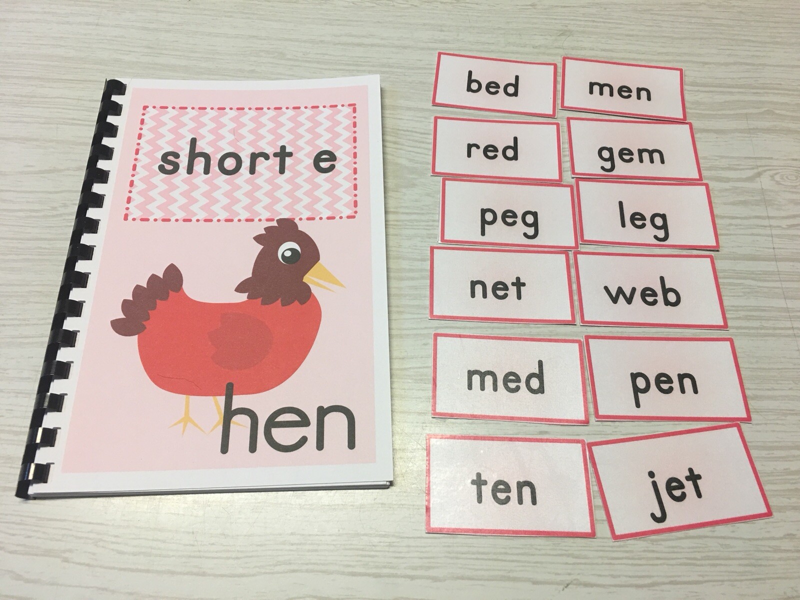 Interactive Learning Books for Children – Short Vowel Set w/60 Laminated Cards