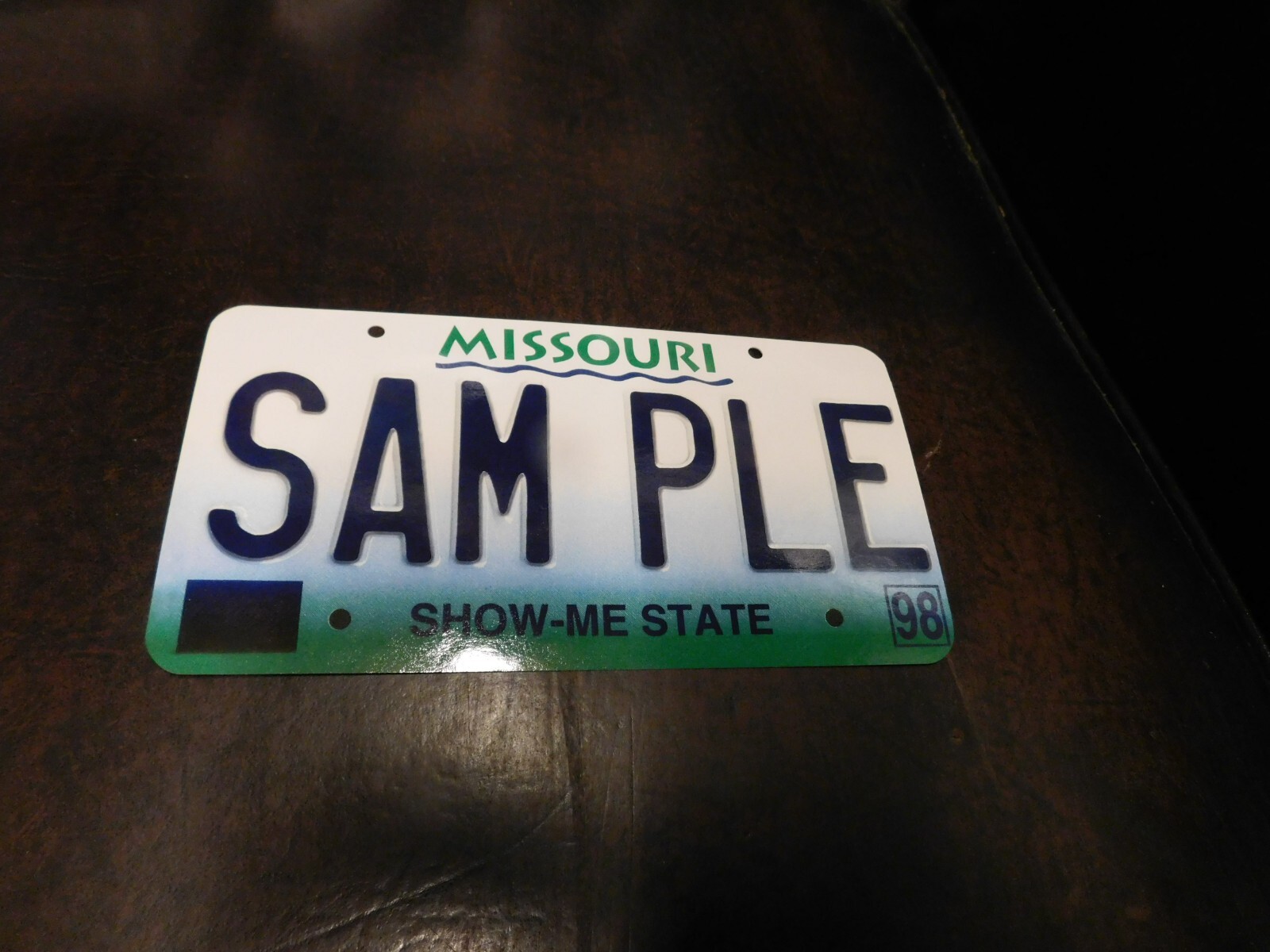 Flash Card Miniature Glossy Paper License Plate 2001 Series Sample Missouri