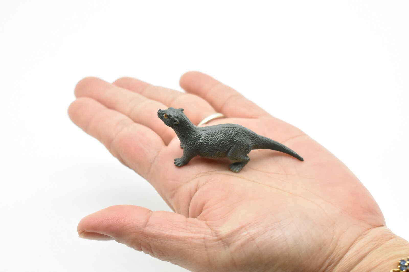 River Otter Very Nice Plastic Toy Animal, 3″ CWG117 B237