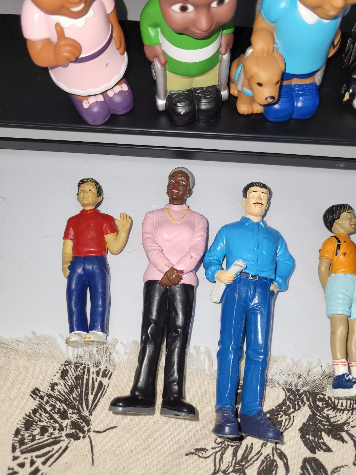 Lakeshore Education VTG PVC & Plastic Toy Block Play People Figures Lot of 12
