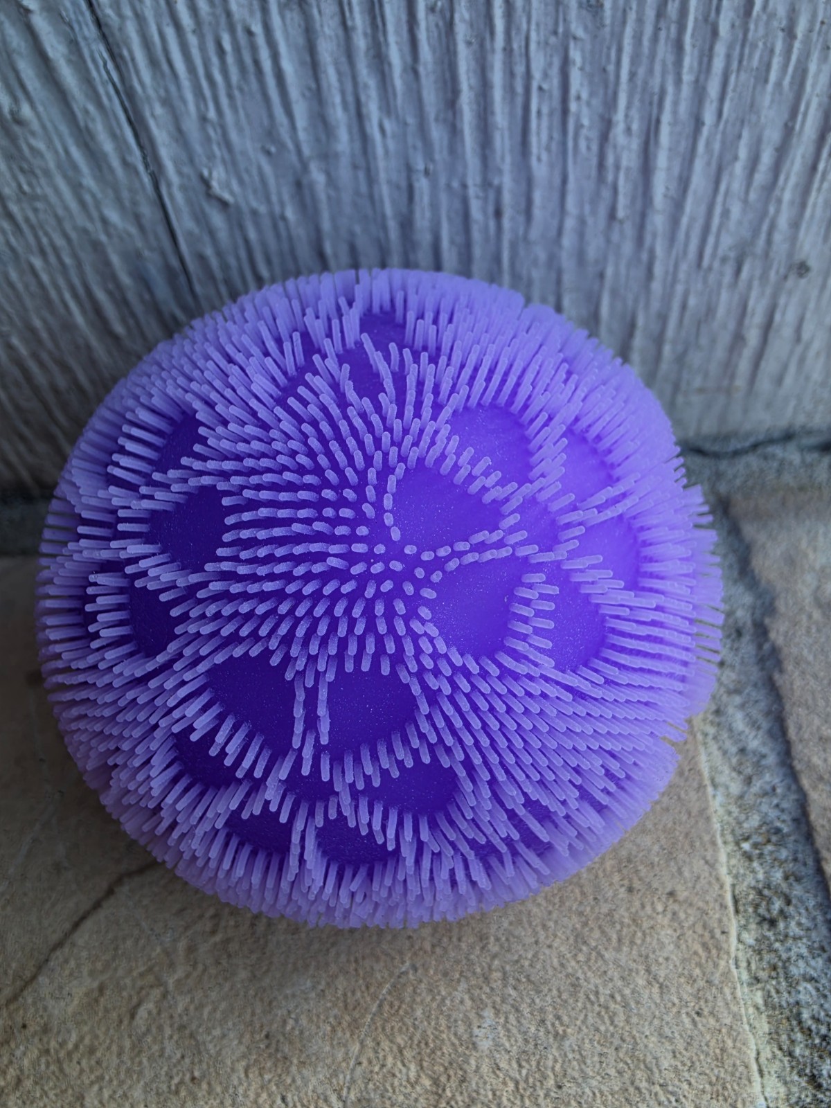 NeeDoh Fuzz Ball – Purple Flower Power