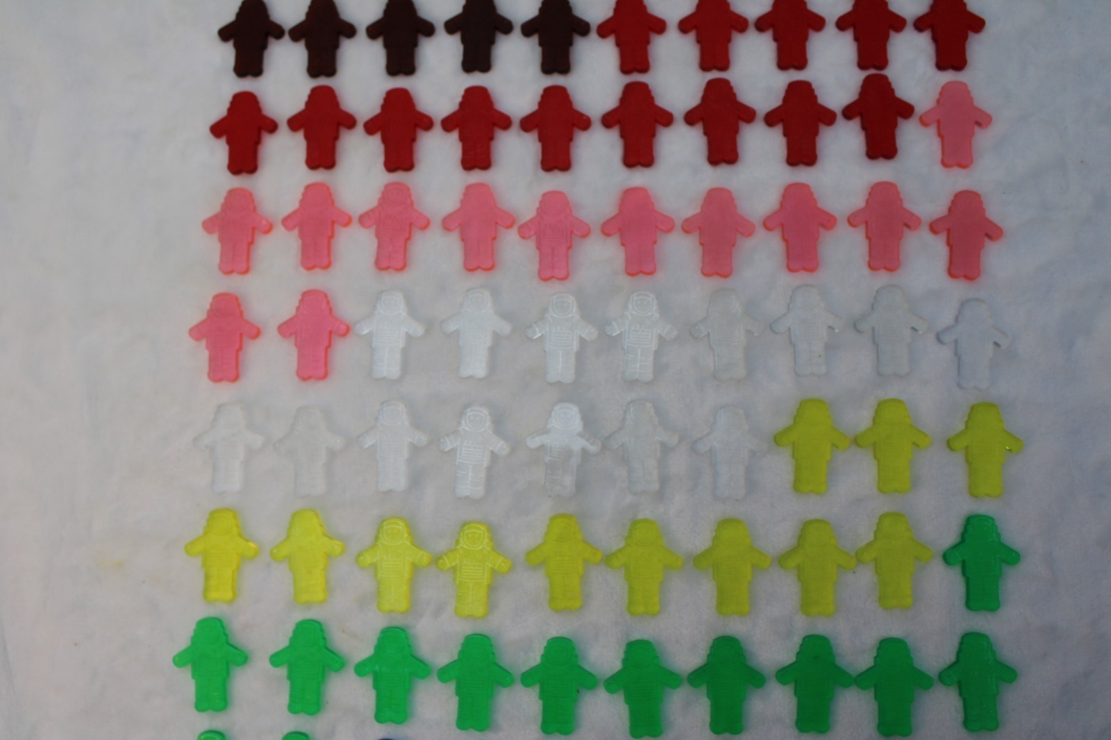 493 Flying Astronauts Chips Counting Sorting Counters School Visual Aide Parts