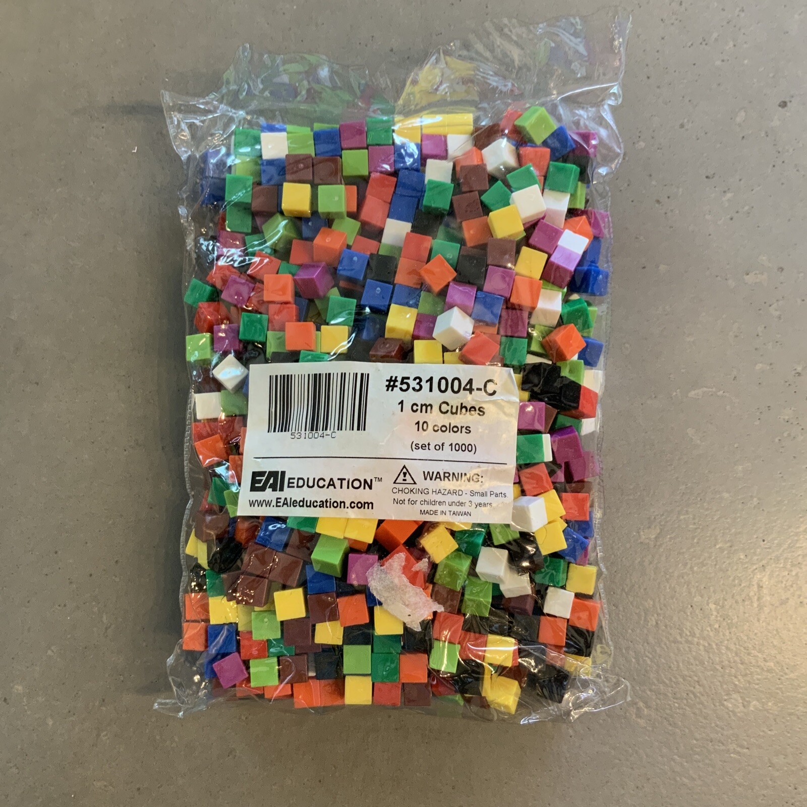 EAI EDUCATION bag of 1000 1cm colored cubes elementary school