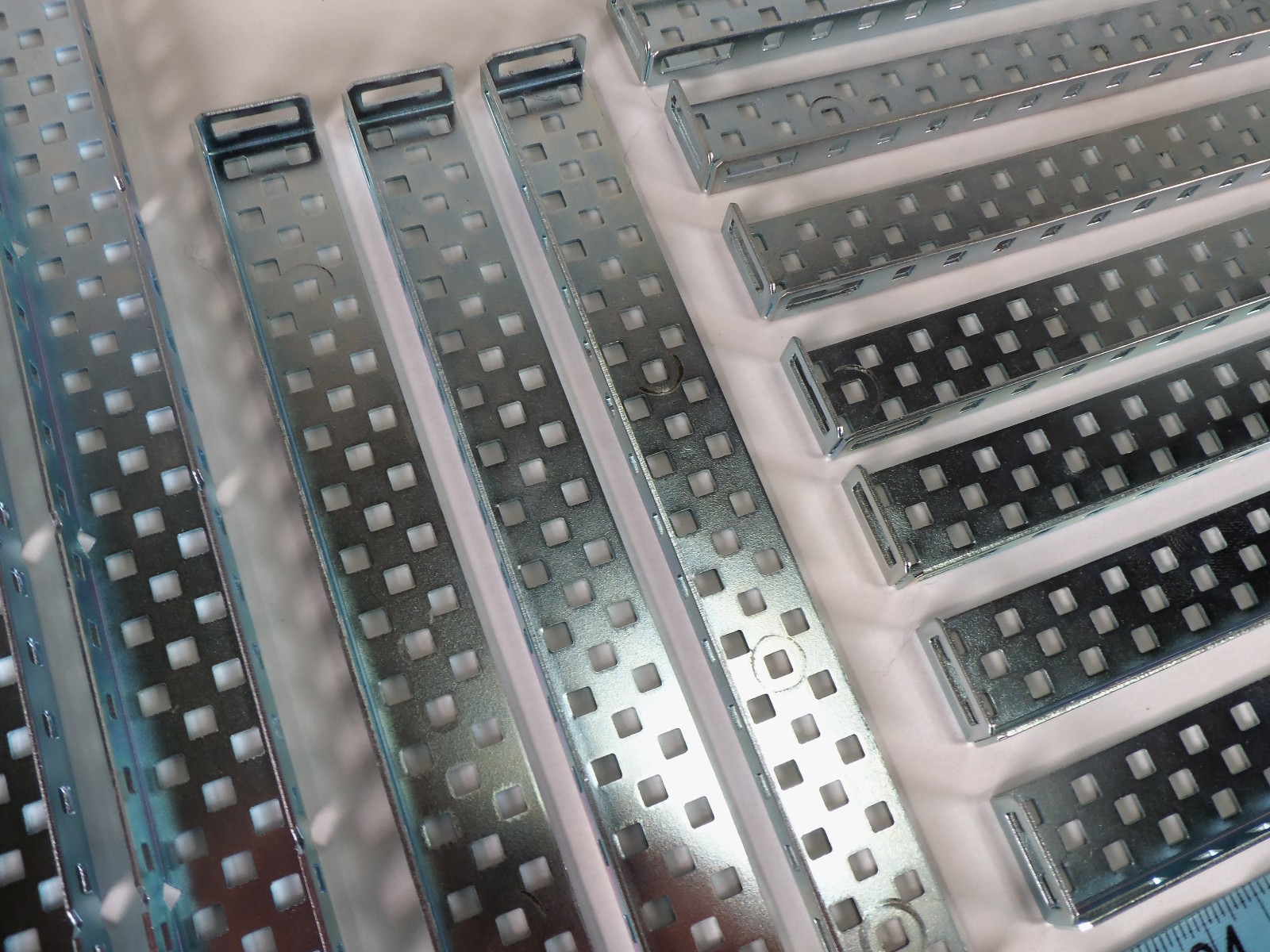 VEX Robotics EXP V5 Steel 16-Hole Chassis Rail x15; 1x2x1x20 C-Channel x2