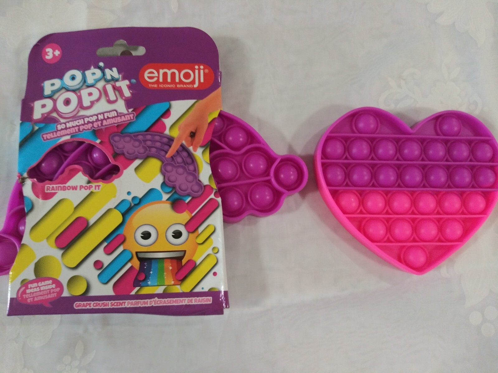 Lot of 2 Pop’n Push Pop it emoji & Heart Squishers Sensory Toy Stress◀