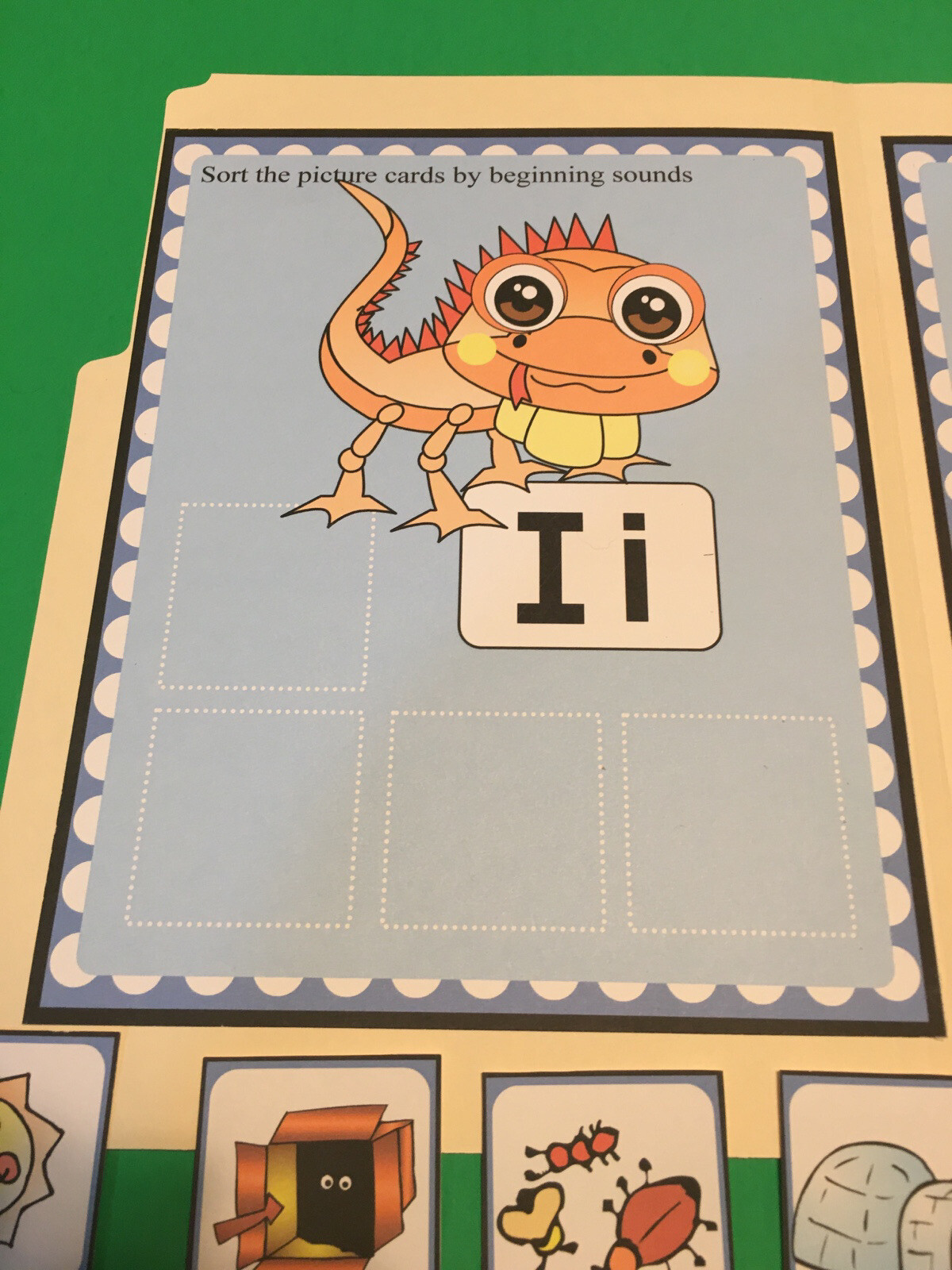 Iggy Iguana – Letter Ii – DIY File Folder game – Printed / Uncut