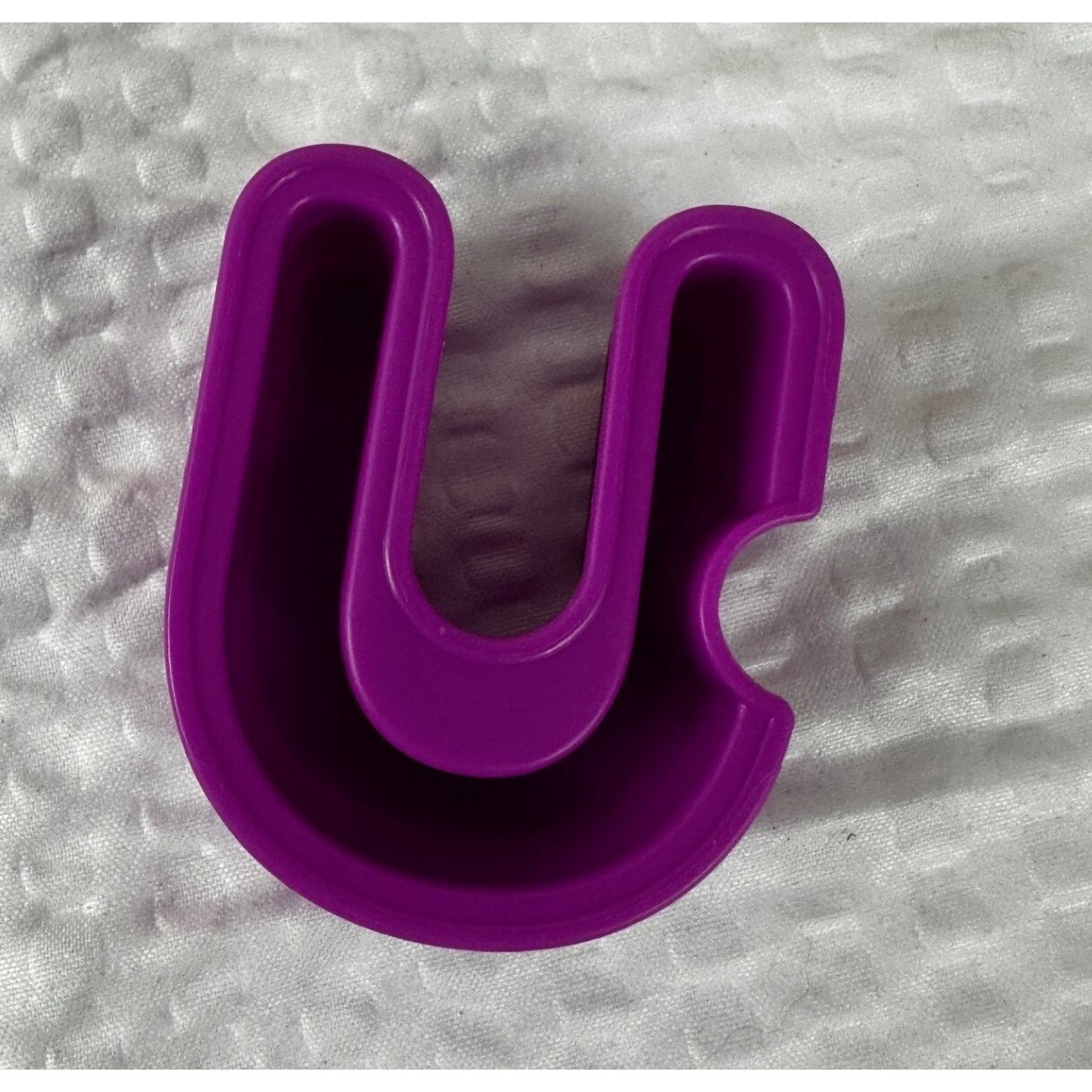 Letter “U” for Elmo On The Go learning game.
