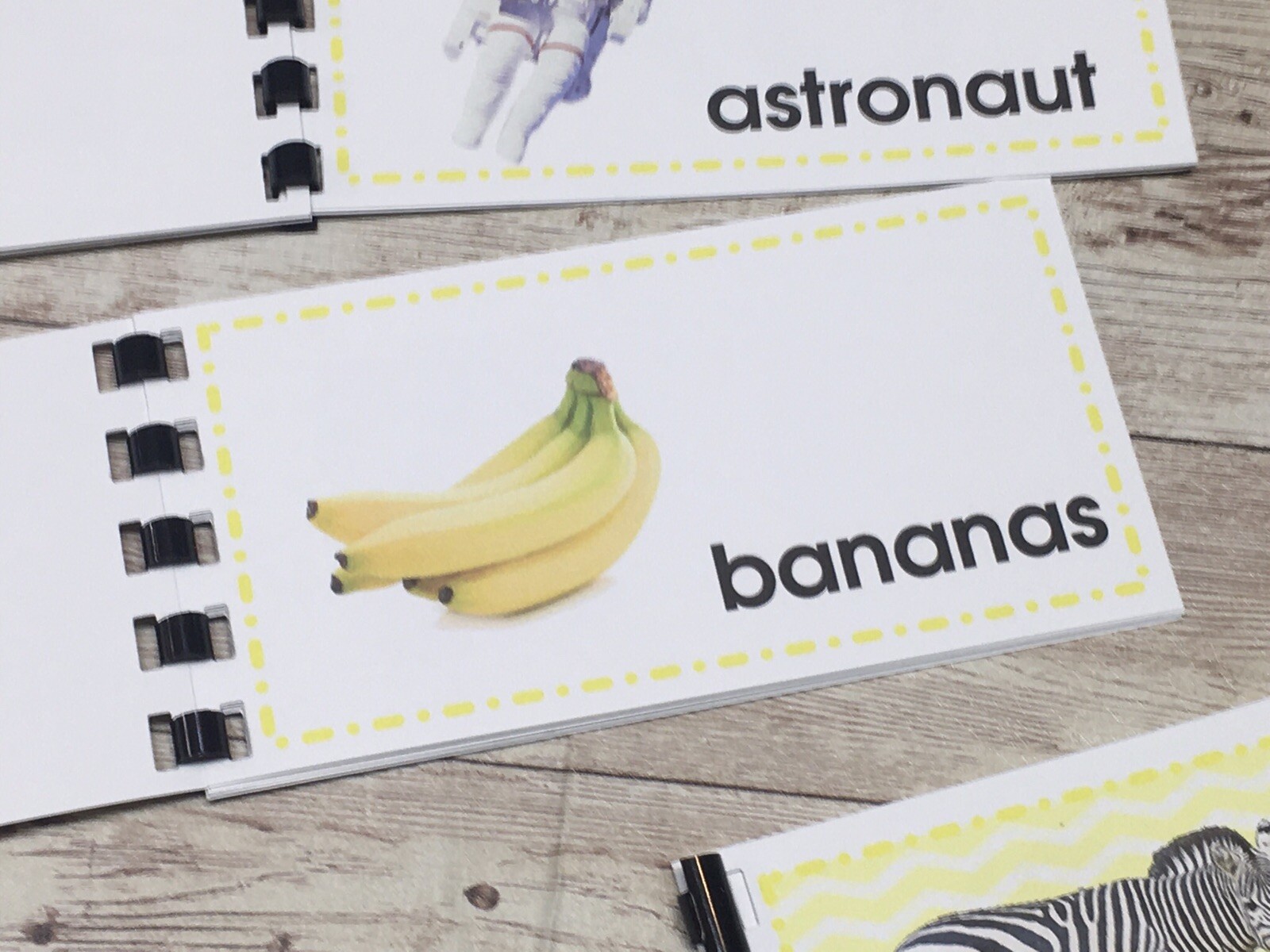 Pre-Reading Series – 26 Alphabet Pictures Booklets – preschool – Montessori