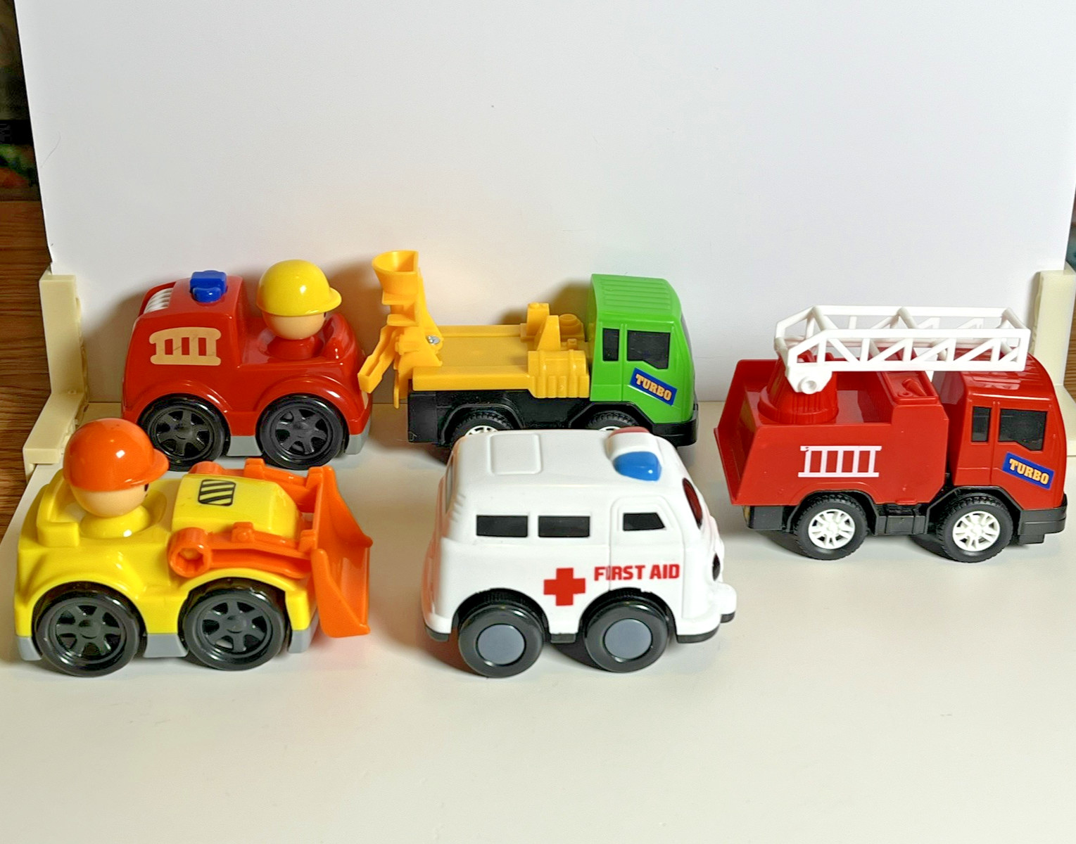 Toddler Toy Vehicle Plastic Truck Car LOT of 5 Construction Fire Ambulance Kids
