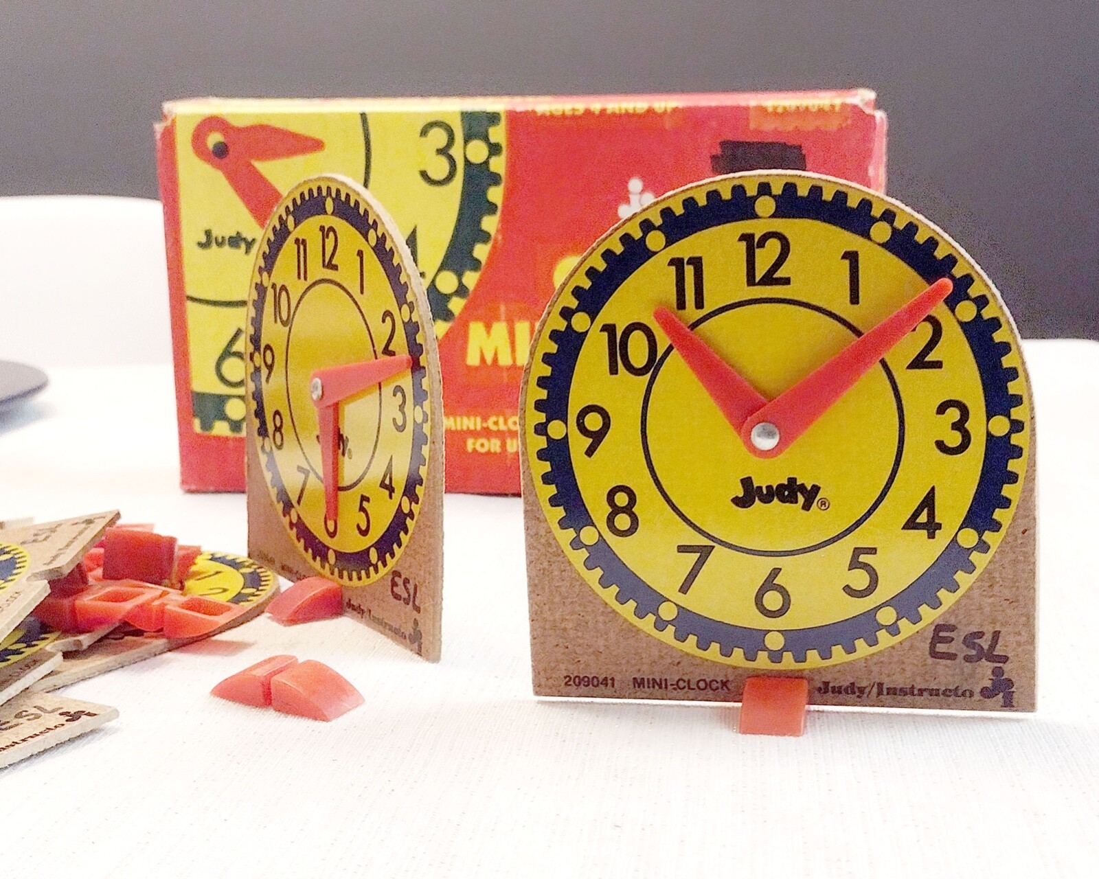Toy Clocks – Judy Instructo – Educational – 11 Learning Tools, Toy