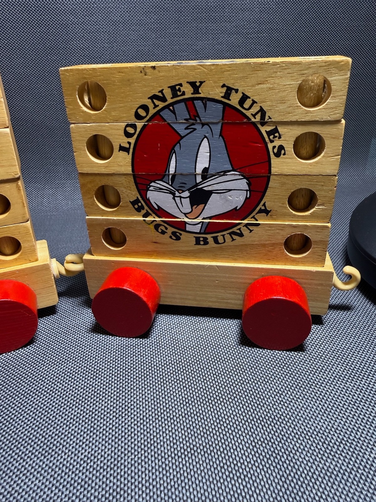 1992 Looney Tunes Wooden Puzzle Pull Toy Train, Engine And Two Rail Cars CLEAN