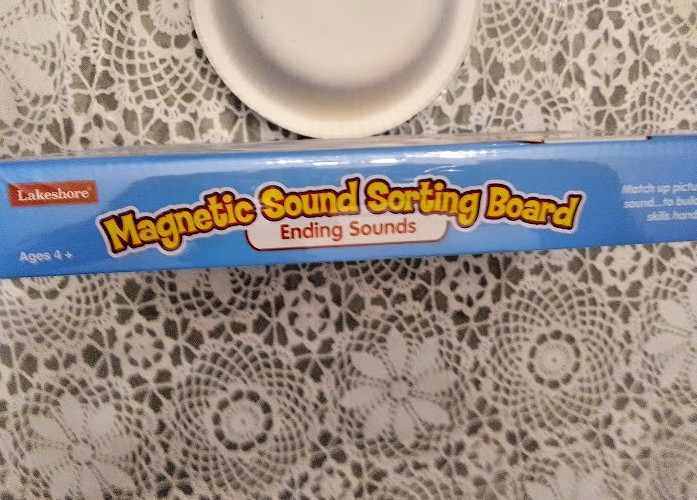 Lakeshore Magnetic Sound Sorting Board, Ending Sounds, Educational Game #LL438