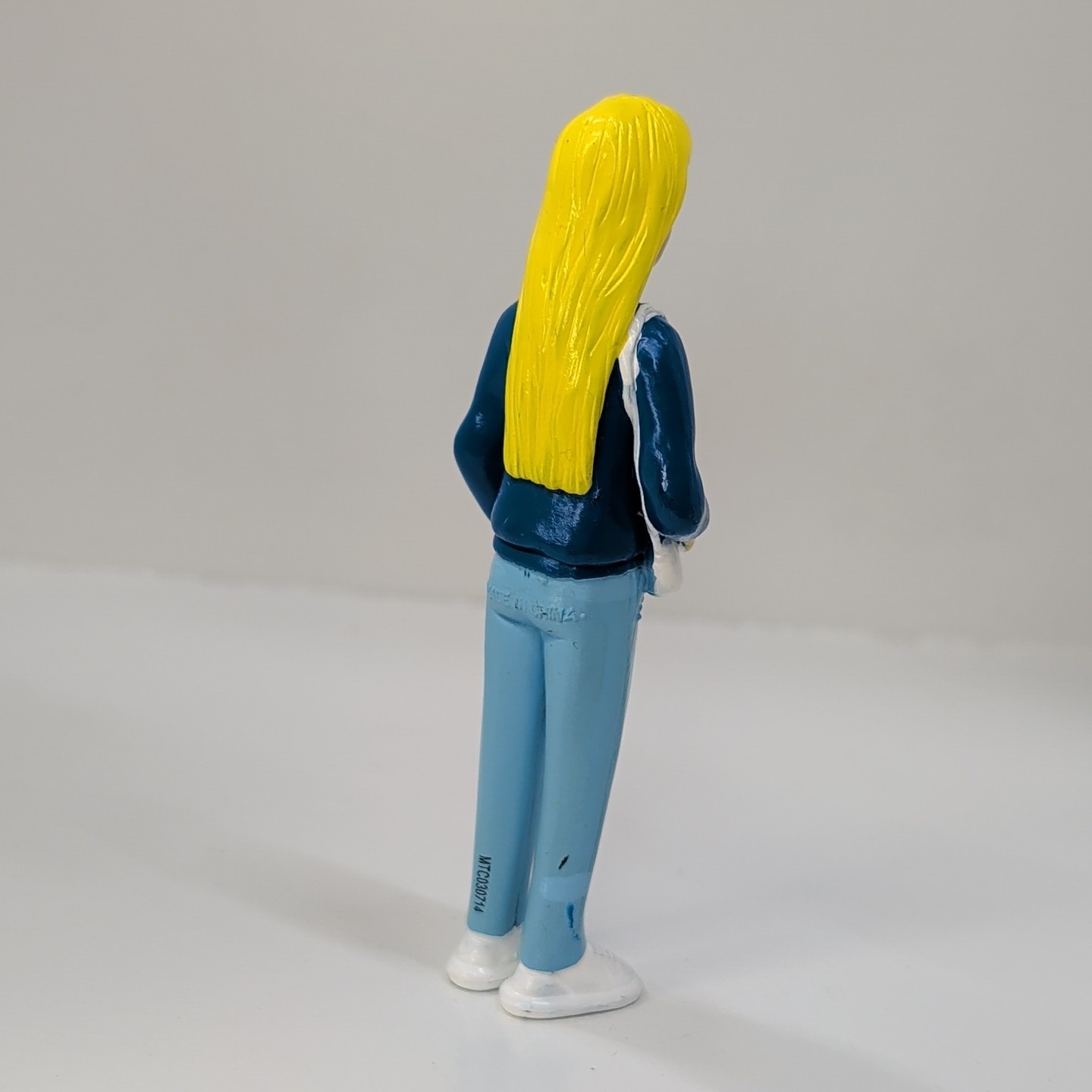 Teenager Blond Girl With Purse Lakeshore Community Block Play People Person