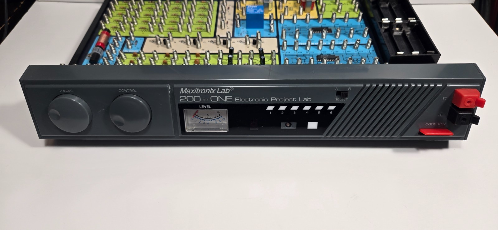 Maxitronix 200in1 Electronic Lab Complete w/ Manual and Box Very Good Condition!
