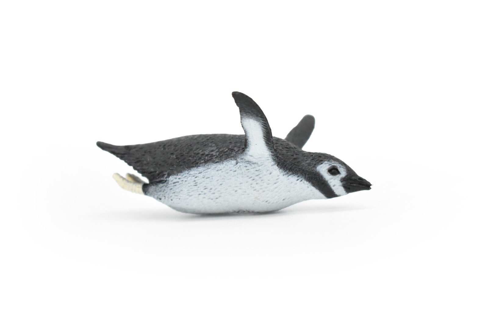 Penguin, Chinstrap, Swimming, Very Nice Rubber Reproduction 3″ F1108 B203