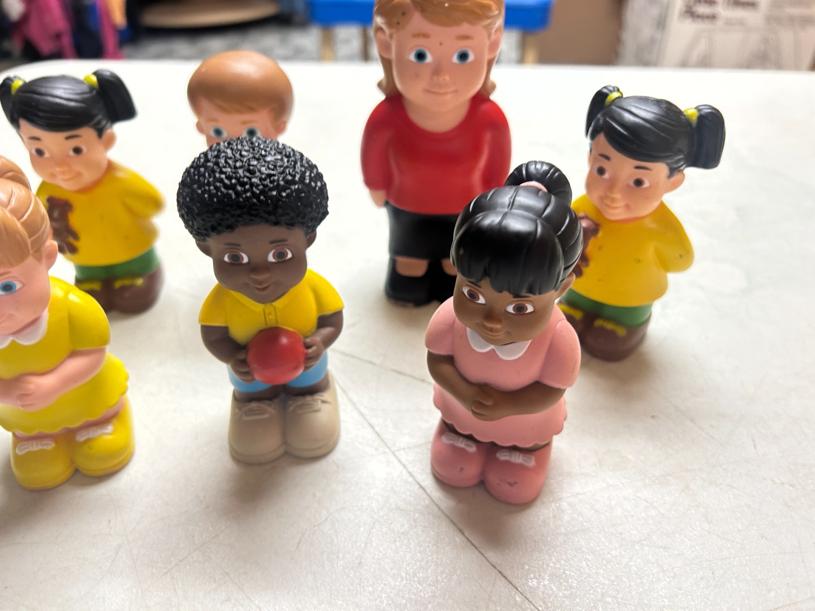 LAKESHORE EDUCATIONAL PRODUCT TODDLER DOLLHOUSE TEACHER W STUDENTS KIDS DOLLS
