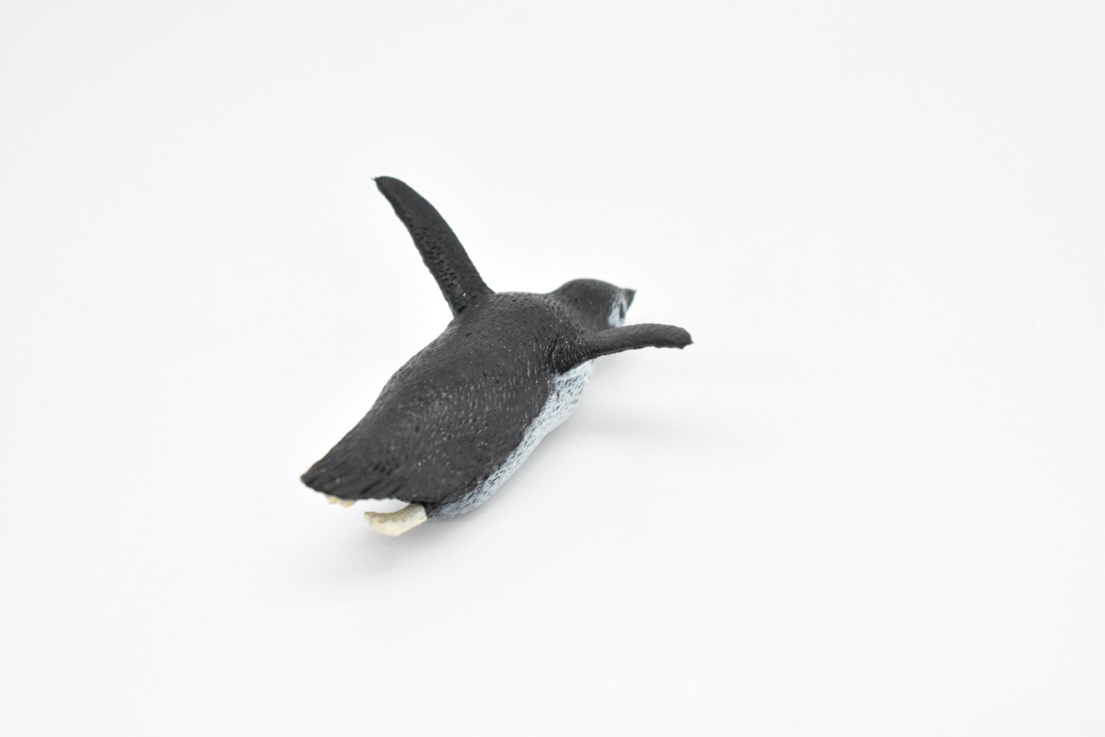 Penguin, Chinstrap, Swimming, Very Nice Rubber Reproduction 3″ F1108 B203
