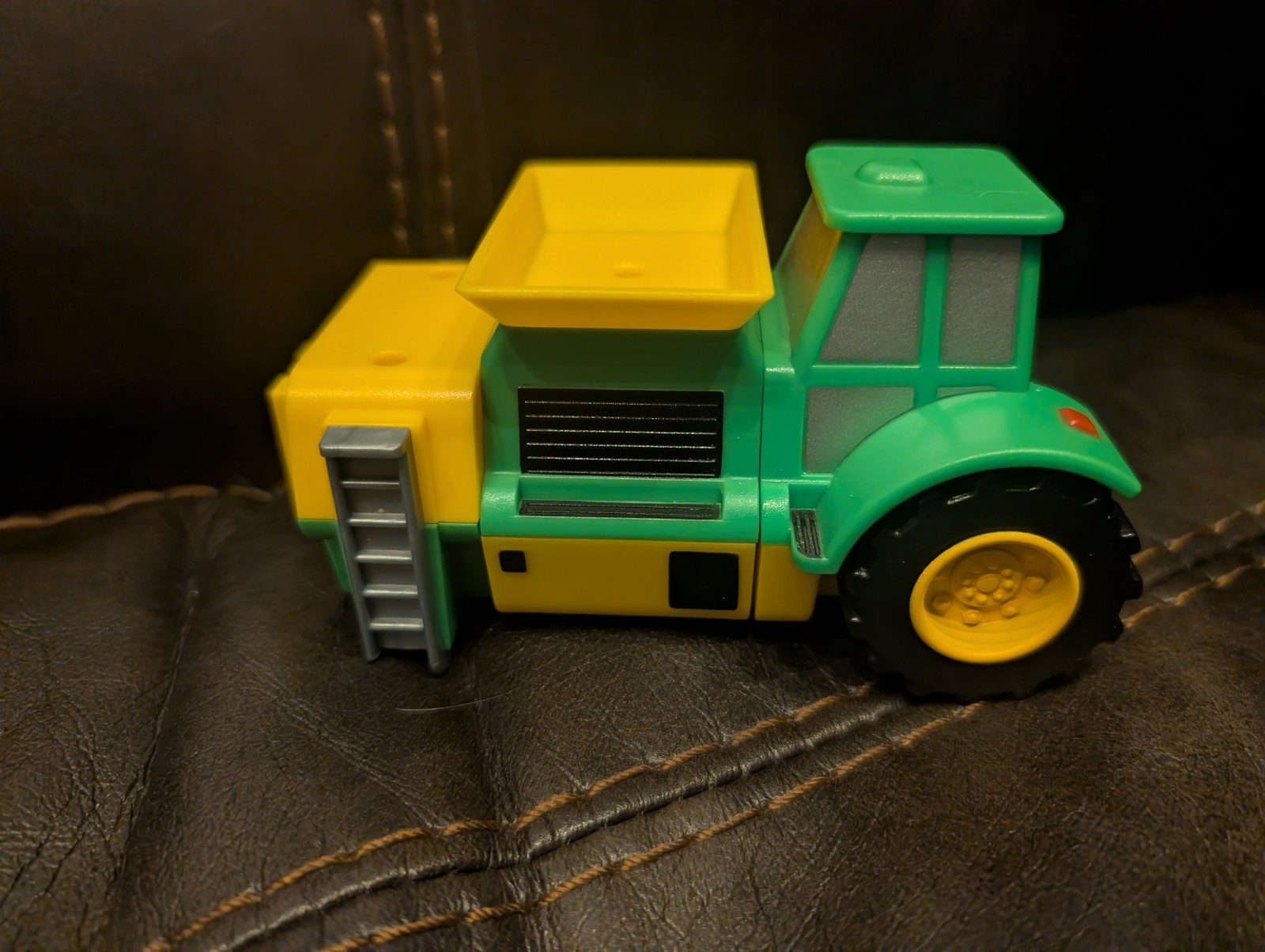 Popular Playthings Magnetic Mix or Match Farm Vehicles – Popular Farms