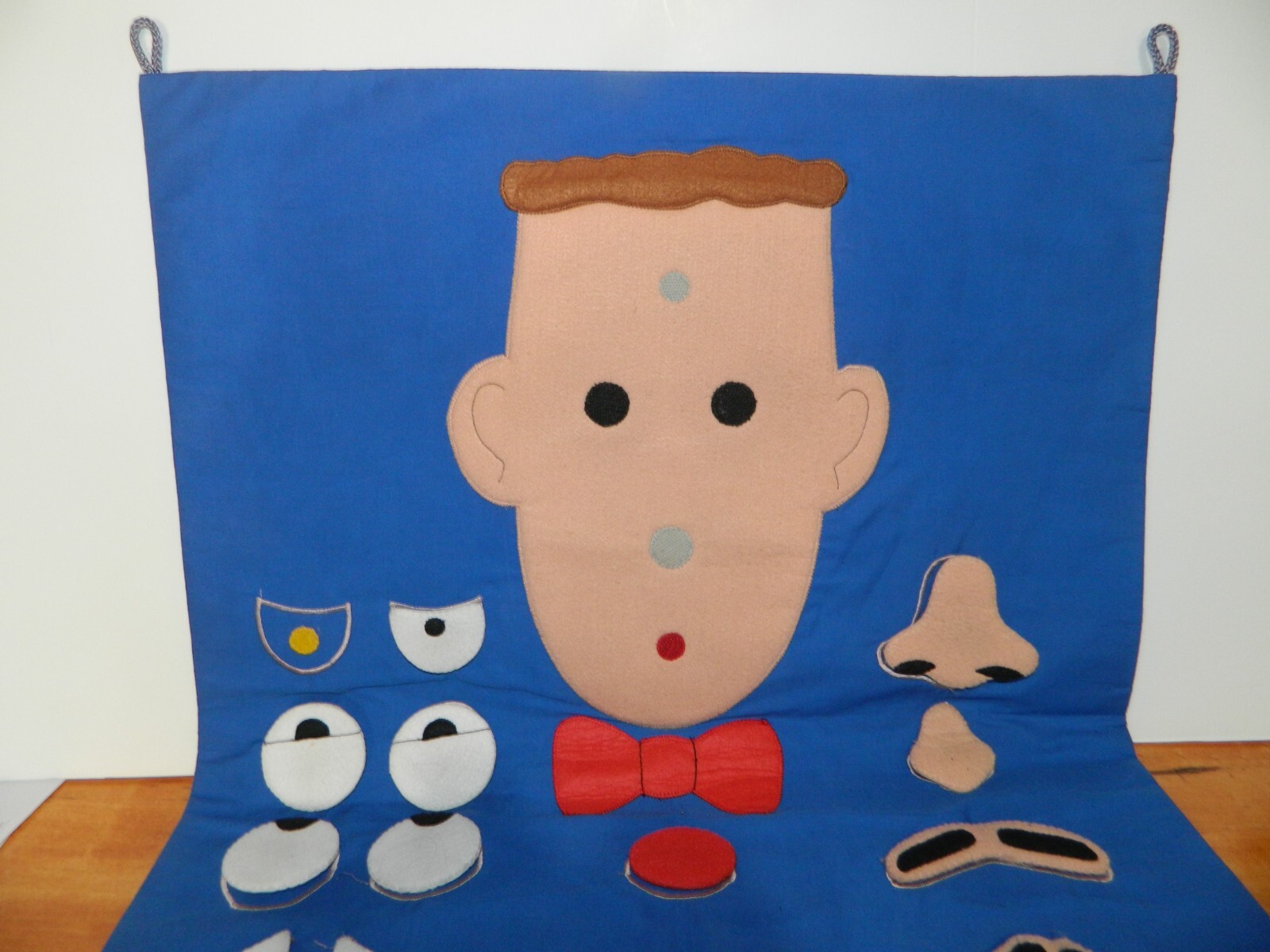 MR. FACE Hanging FABRIC WALL CHART Facial Emotions Activity* Hard To Find