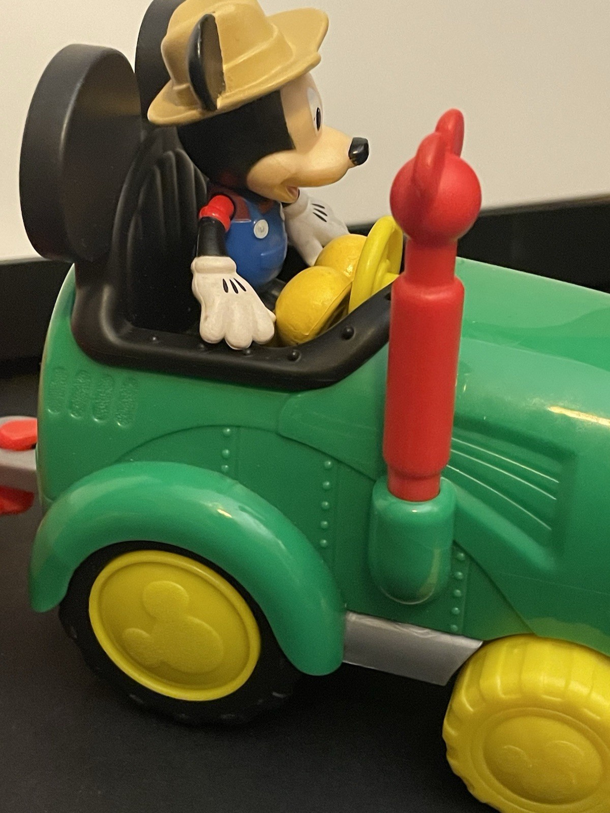 Disney Junior Mickey Mouse Barnyard Fun Tractor 3 Tomy Animals Mixed Set 3+ Fun