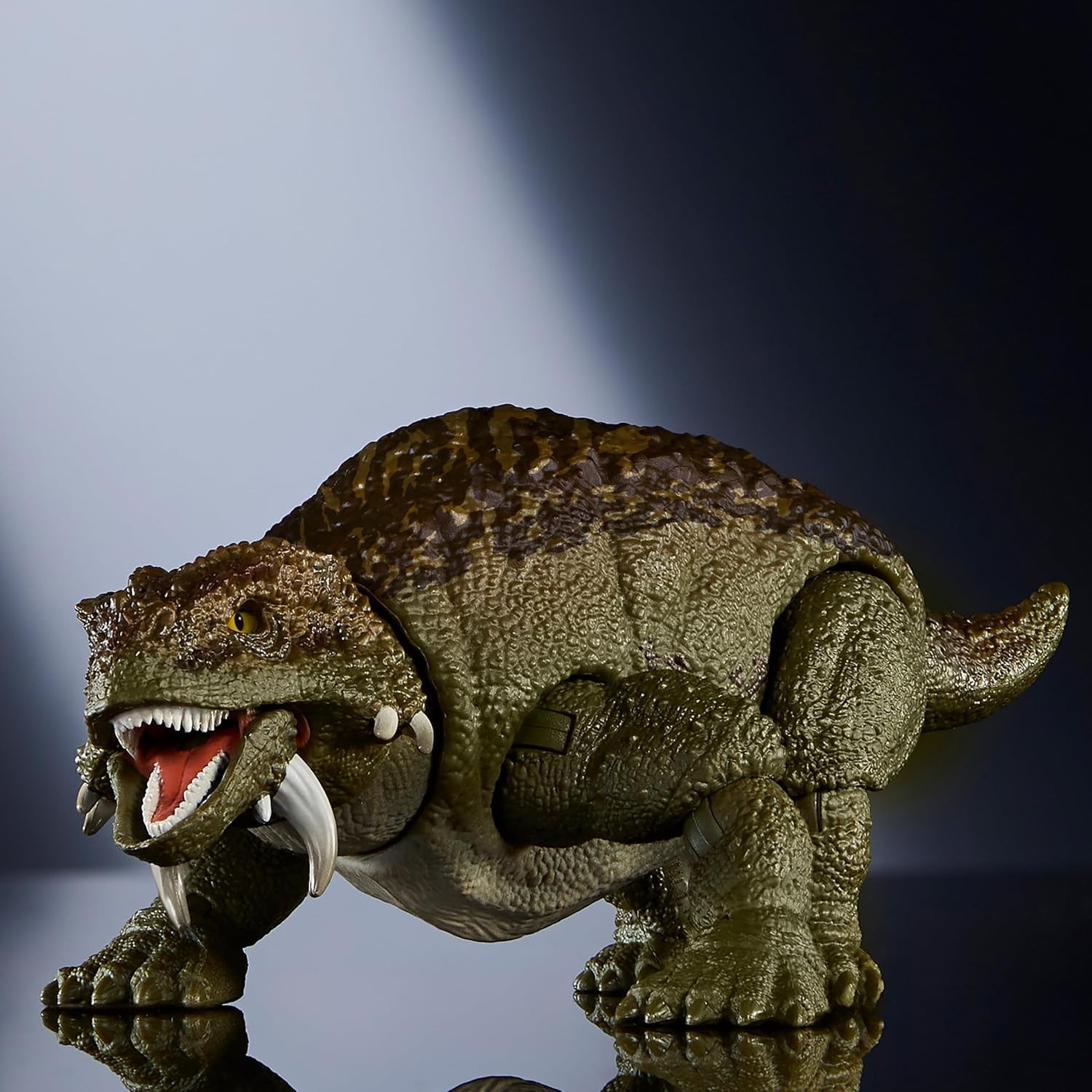 JURASSIC WORLD Action Figure Scutosaurus Green Plastic for Ages 8 and Up, JDJ08